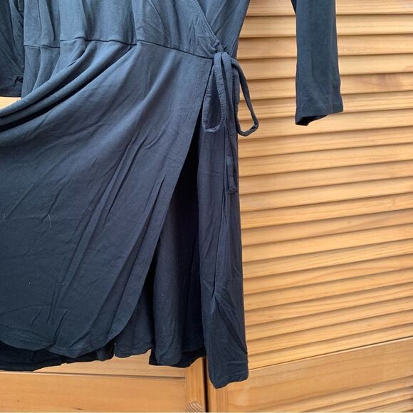 NWT Abercrombie & Fitch V Neck Black Dress Medium - Picture 5 of 7